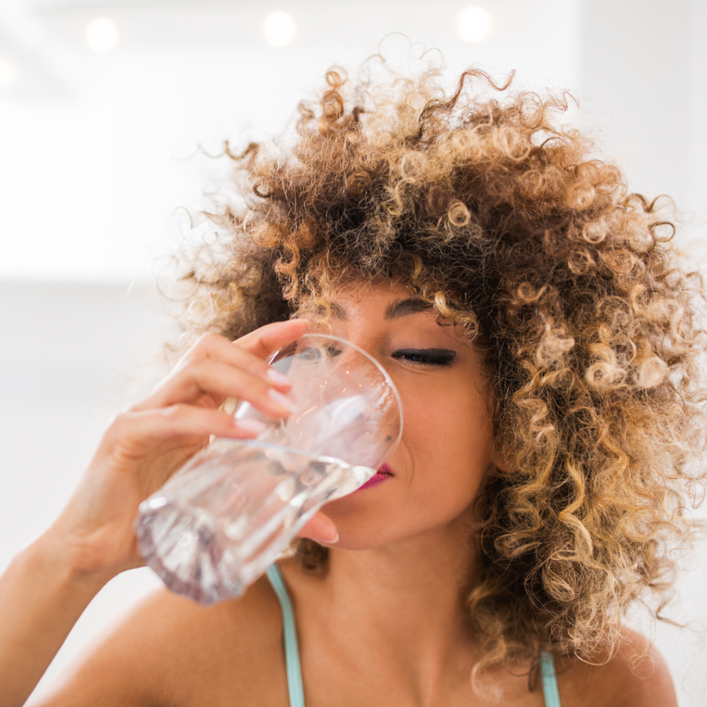 Stay Hydrated: Best Drinks for Your Teeth This Summer